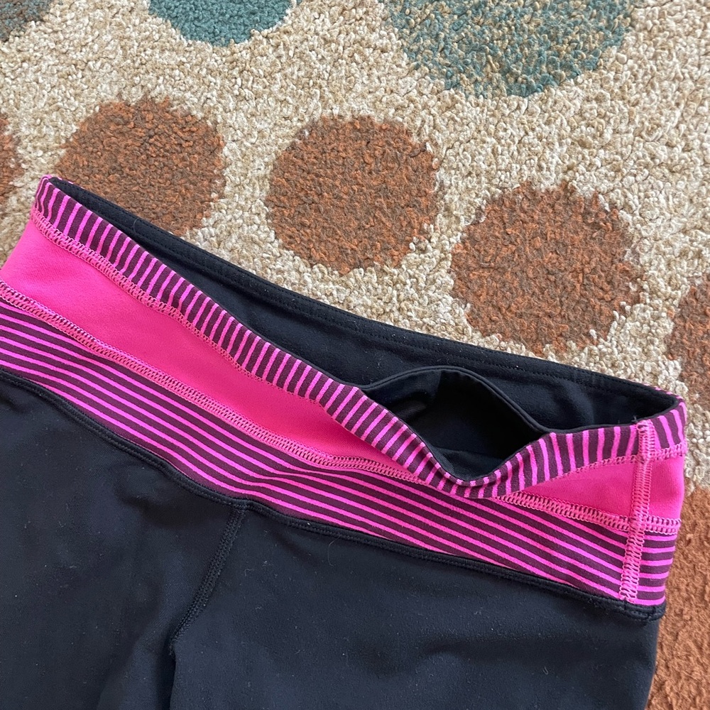 Lululemon Black and Pink Reversable Biker Shorts - Picture 5 of 5